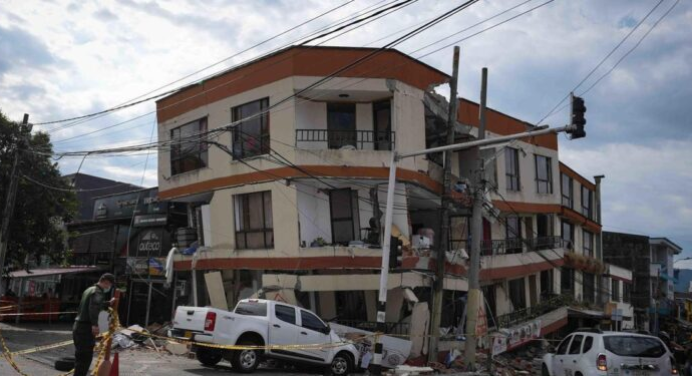 Gobierno de Perú declara en emergencia cinco distritos afectados por terremoto de 7,2