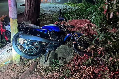 Fallece un adolescente tras estrellar su motocicleta contra un poste en la vía a Portachuelo
