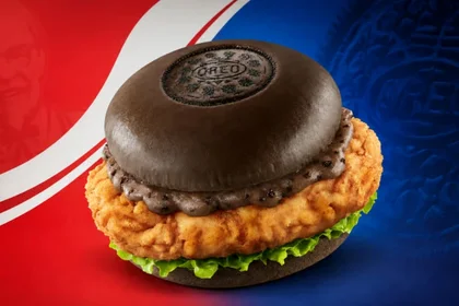 ¿Hamburguesa de pollo con Oreo? La ‘extravagante’ propuesta de una popular cadena de restaurantes