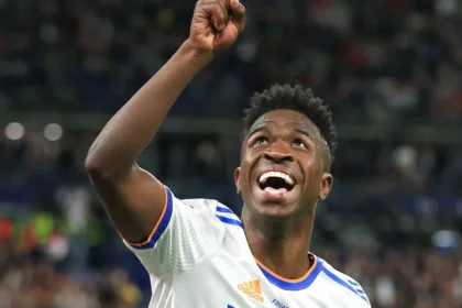 Vinicius renueva con el Real Madrid hasta 2032
