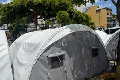 Afectados en carpas refugios de Caracas reclamaron atención urgente tras fuertes lluvias