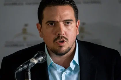 Stalin González exige resultados tras recientes acuerdos y contratos