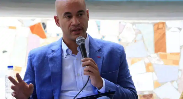 Héctor Rodríguez: Estamos haciendo «un esfuerzo» para recuperar los ingresos de los docentes