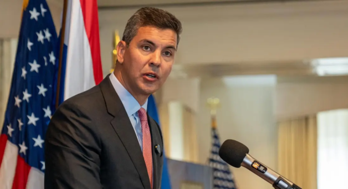 Santiago Peña asegura que Paraguay «quiere ayudar a Venezuela en su transición democrática»