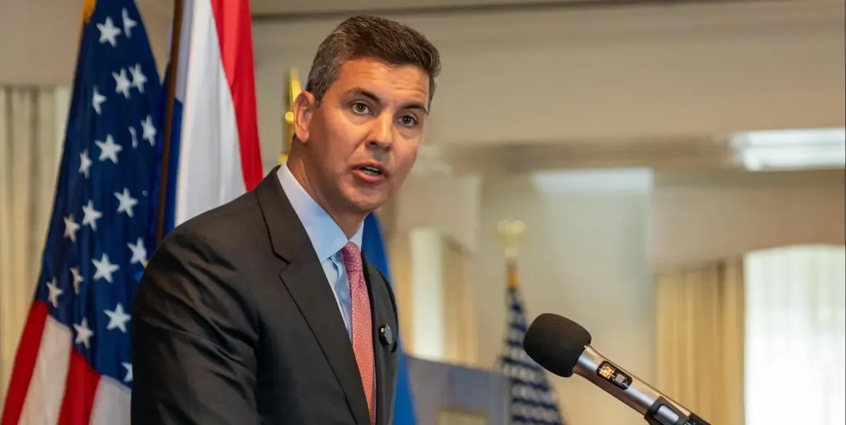 Santiago Peña asegura que Paraguay «quiere ayudar a Venezuela en su transición democrática»