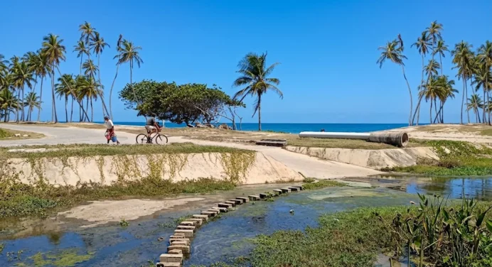 Comunidad de Playa El Agua reitera llamado a solventar problemática histórica de aguas residuales