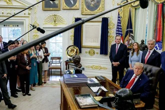 La Justicia ordena restablecer el acceso a la Casa Blanca a los medios vetados por Trump