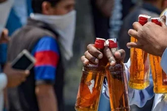 Fallecieron 19 personas por consumo de alcohol adulterado en un estado «seco» de la India