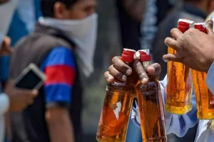 Fallecieron 19 personas por consumo de alcohol adulterado en un estado «seco» de la India