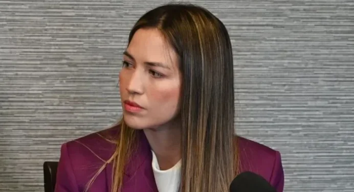 Claudia Macero regresa a Venezuela y dice que «no sabe» cuándo volverá María Corina Machado
