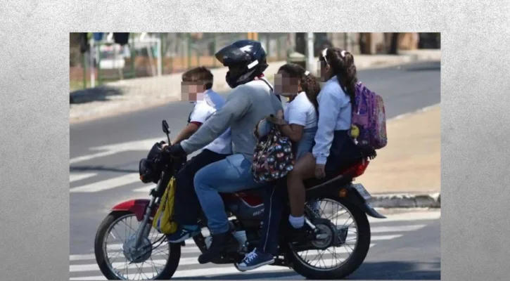 FOTO REFERENCIAL | Necesidad frente a seguridad: Denuncian riesgo de niños en motos en vías de Margarita