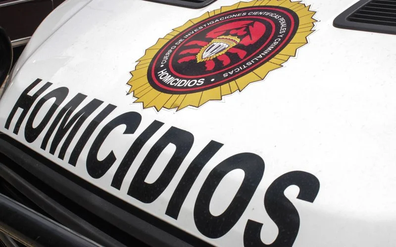 Hallan el cuerpo de un hombre colgado de un árbol en la Cota Mil de Caracas