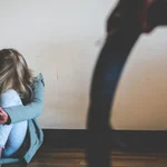 Detienen a pareja que golpeó con una piedra a su hija de 5 años en el estado Zulia