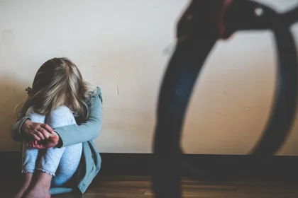 Detienen a pareja que golpeó con una piedra a su hija de 5 años en el estado Zulia