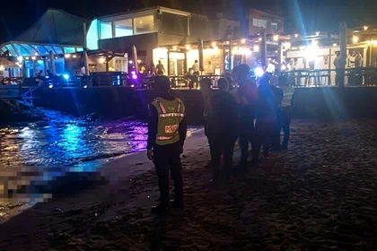 Pampatar: Hombre fallece tras lanzarse al rompeolas desde el balcón de un restaurante