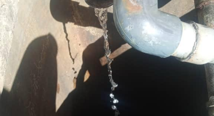 NuevaEsparta| Después de 100 días «a chorrito» reciben agua en Playa El Ángel (Video)