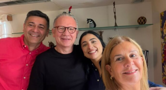Freddy Superlano exigió la libertad plena para Perkins Rocha luego de visitarlo en su casa por cárcel