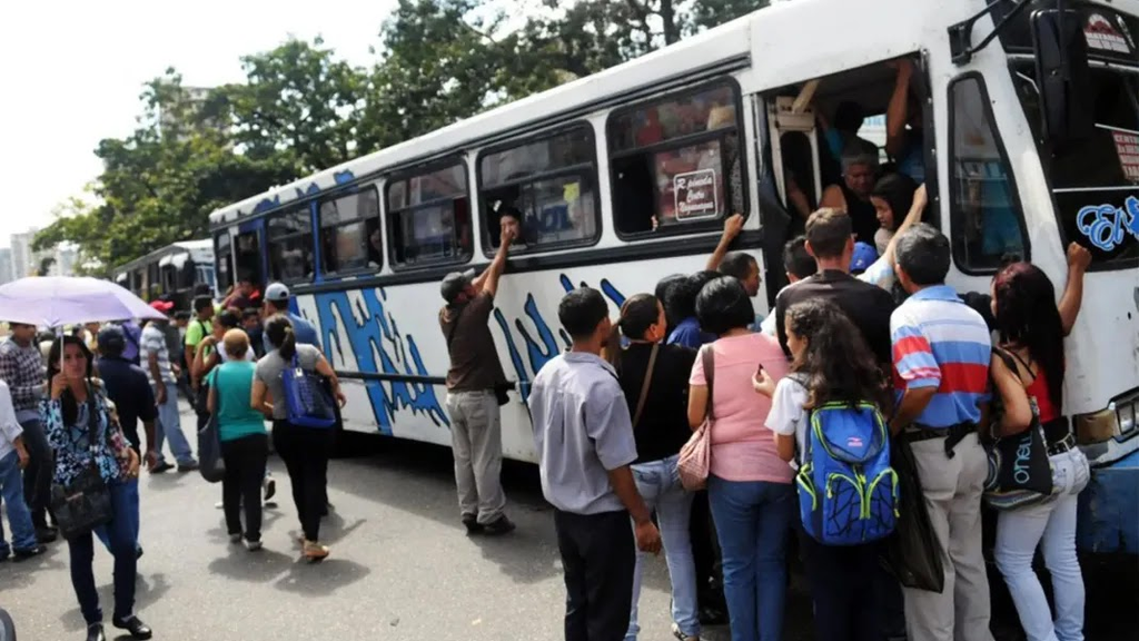 Fijan pasaje mínimo urbano en 200 bolívares desde el 1-Sep