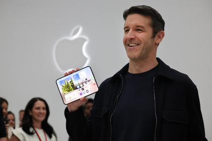 Apple presenta el iPhone Duo, su primer teléfono plegable