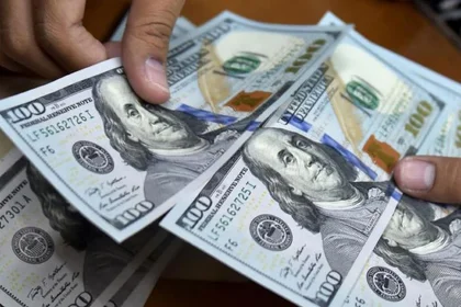 Dólar oficial sigue indetenible y así cotizará en su apertura el próximo martes 15Sep