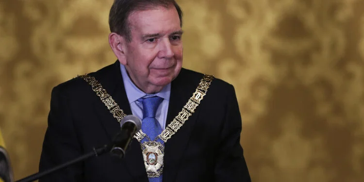 Edmundo González advierte sobre crisis eléctrica: “Pedir más sacrificios a quienes pasan horas sin electricidad agrava el abuso”