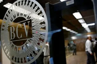 BCV | Dólar se cotiza en Bs. 877,90 y el euro en Bs. 982,75