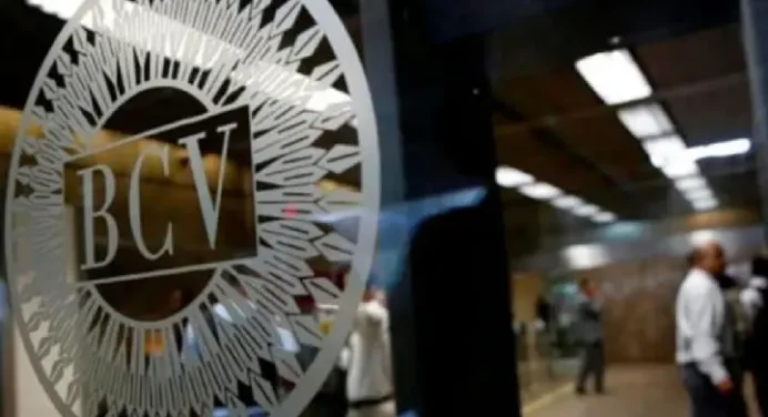 BCV | Dólar se cotiza en Bs. 877,90 y el euro en Bs. 982,75
