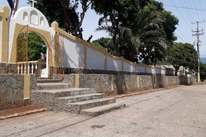 Denuncian quema recurrente de basura en cementerio de Paraguachí