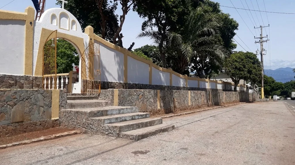 Denuncian quema recurrente de basura en cementerio de Paraguachí