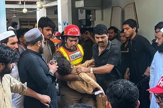 Pakistán: Derrumbe de escuela deja 32 niños muertos y decenas de heridos