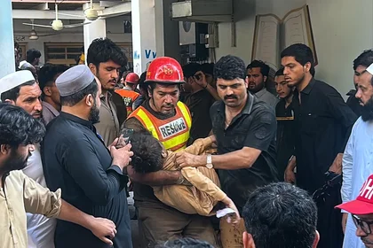 Pakistán: Derrumbe de escuela deja 32 niños muertos y decenas de heridos