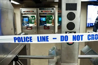 Tiroteo en metro de New York dejó un muerto y desató el pánico entre los pasajeros en la estación de Manhattan