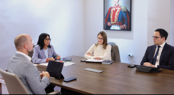 Suspenden la obligatoriedad de la máquina fiscal y recortan el padrón de contribuyentes especiales