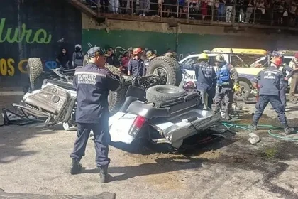 Adolescente de 16 años muere tras aparatosa caída de un vehículo desde 10 metros en la Cota Mil