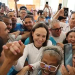 «Estoy aquí, con ustedes»: María Corina Machado confirma su regreso a Venezuela