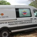 Camioneta pierde el control y voltea cerca de Base Aérea