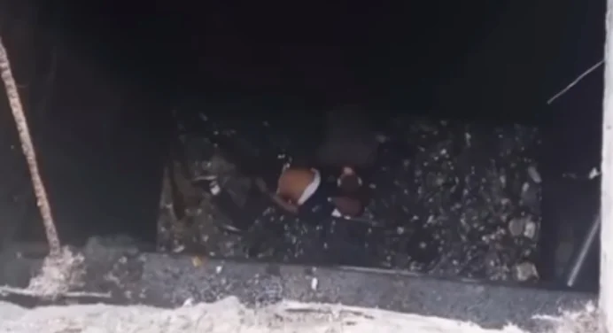 Hombre cayó por una alcantarilla cuando caminaba por el centro de Caracas tras las fuertes lluvias