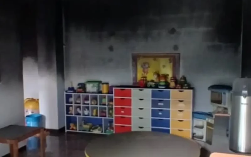 Incendio consume una guardería en Caracas