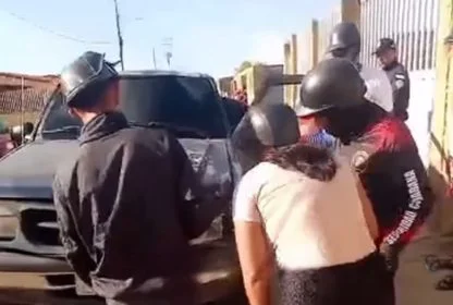 Conductor arrolla a familia en el sector El Palito de Juan Griego
