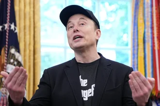 Musk insta a cambiar el nombre de la IA por "superinteligencia"